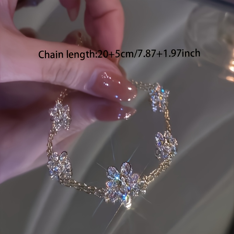 Stylish Floral Synthetic Zirconia Women's Bracelet